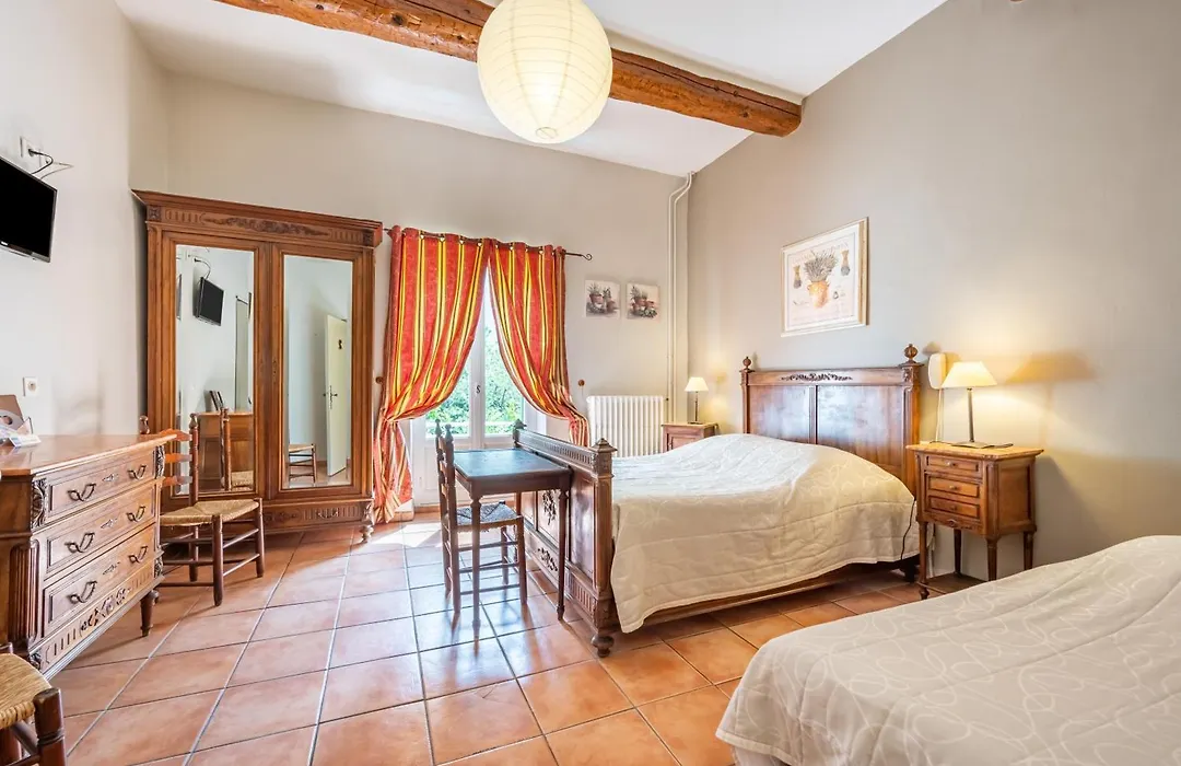 Au Saint Roch - Hotel Et Jardin-1