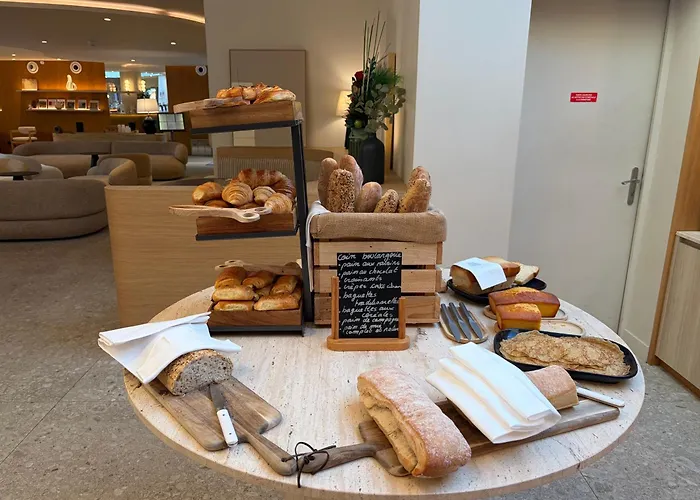 Golden Tulip Avignon Le Paradou